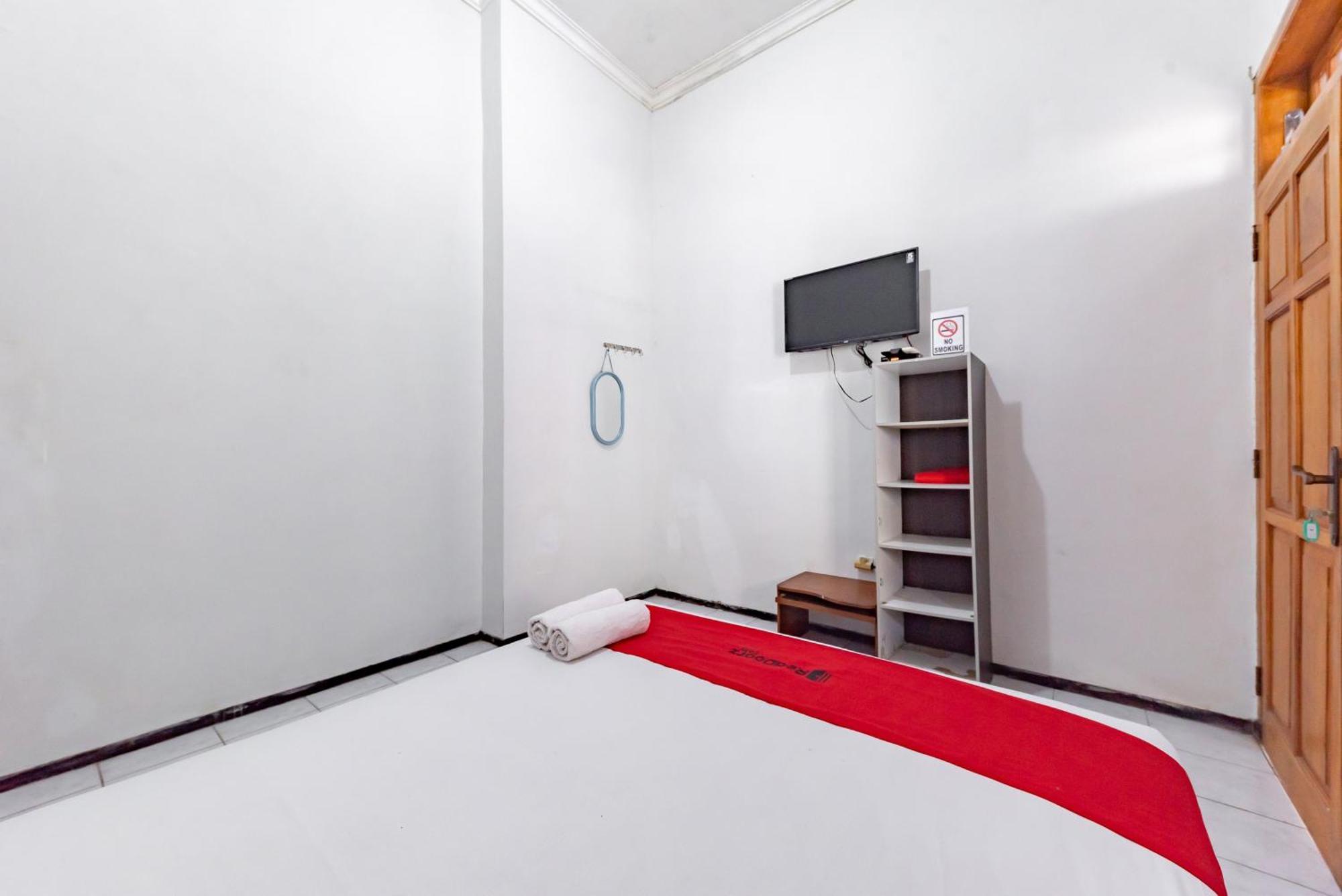 Reddoorz At Ciliwung Guest House Syariah Μαλάνγκ Εξωτερικό φωτογραφία