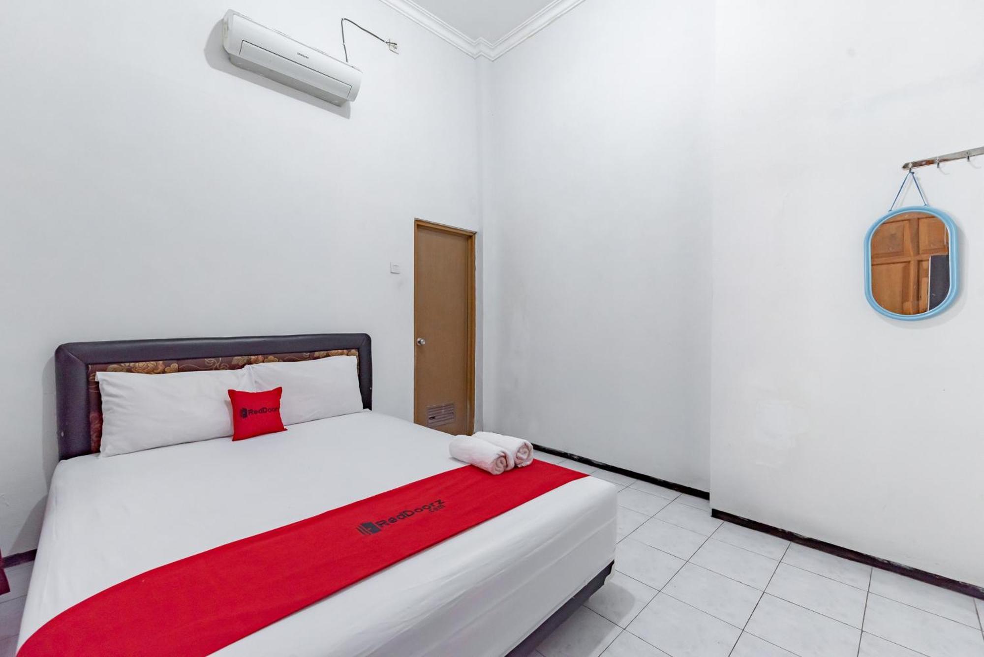Reddoorz At Ciliwung Guest House Syariah Μαλάνγκ Εξωτερικό φωτογραφία