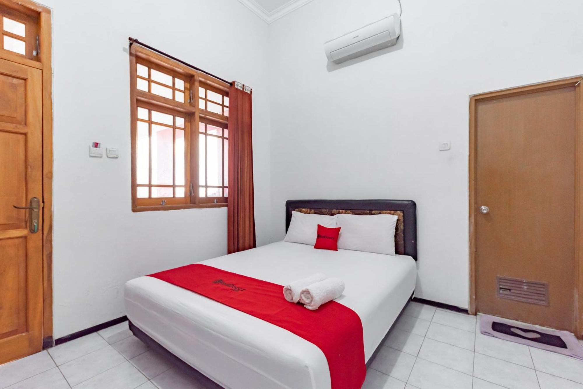 Reddoorz At Ciliwung Guest House Syariah Μαλάνγκ Εξωτερικό φωτογραφία
