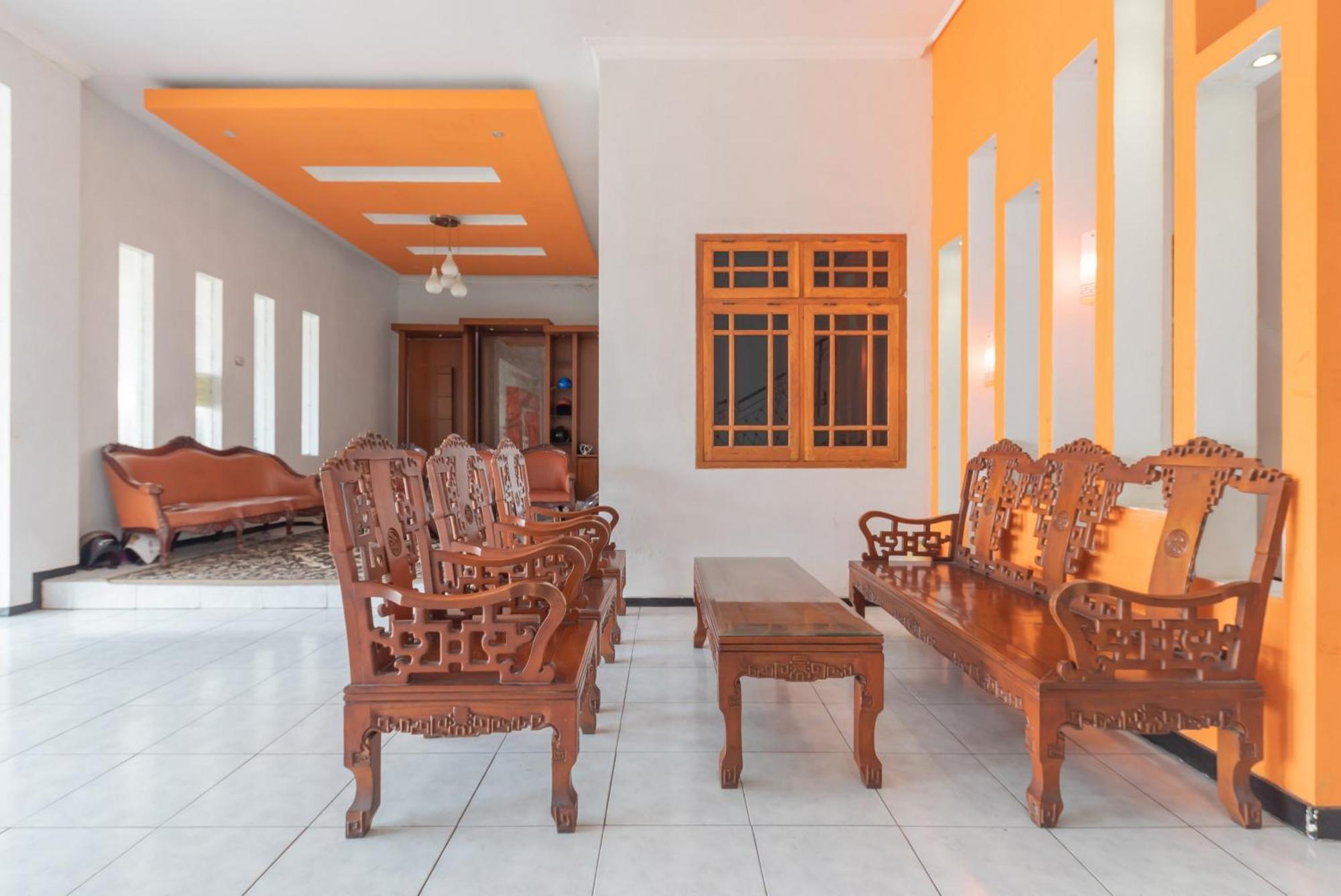 Reddoorz At Ciliwung Guest House Syariah Μαλάνγκ Εξωτερικό φωτογραφία